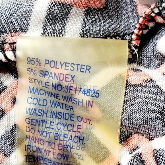 peter Nygard Casual Boho Geometric Print Summer Tunic Top Blouse. Size Small - Picture 5 of 5